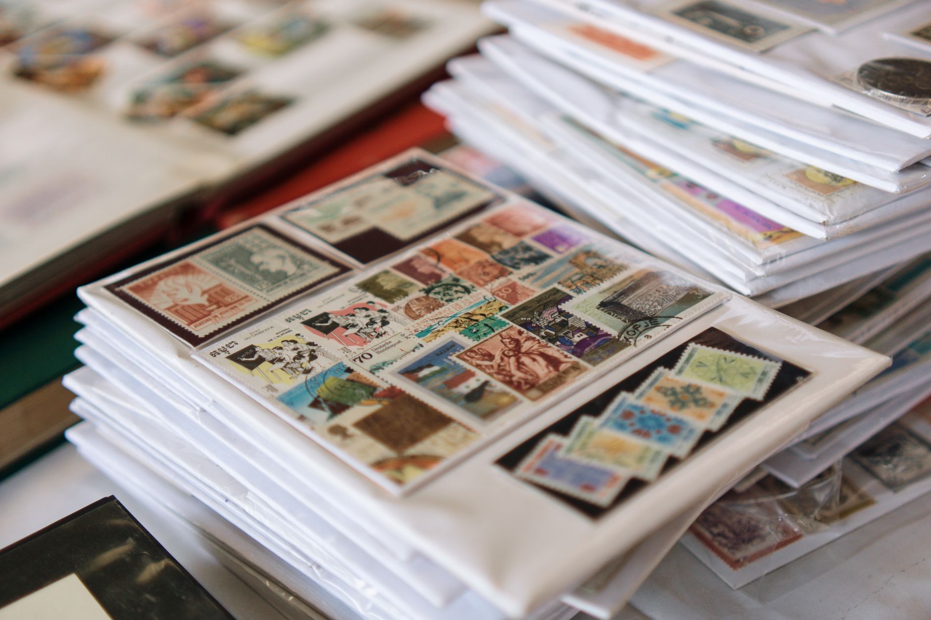 Organiser votre collection de timbres : guide pratique