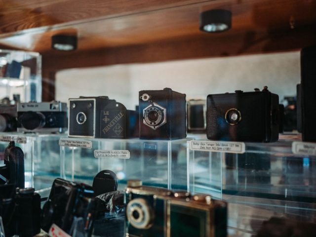 Comparatif vitrines portables pour exposer collections